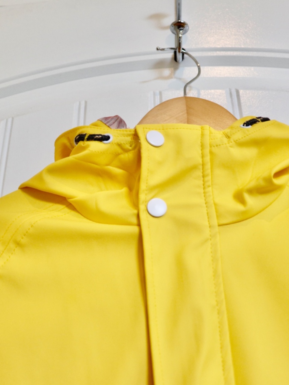 Girls Yellow Waterproof Hooded Raincoat w/ Pink Floral Lining SZ 11/12 Coraline - Picture 4 of 13